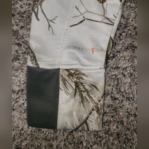 Realtree| Camouflage Midweight 1/4 Zip Pullover - Picture 8 of 9